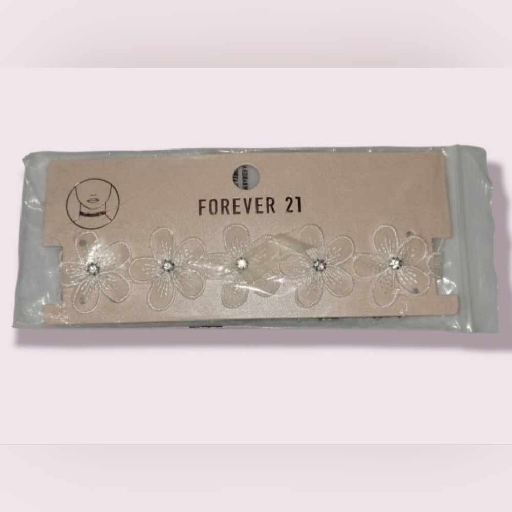 Forever 21 choker Necklace NEW